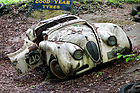 Sah schon einmal bessere Zeiten, dieser Jaguar XK 120 - Autoskulpturenpark Neandertal