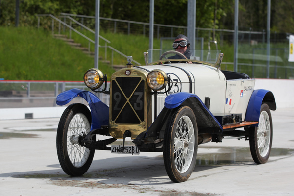 Bild: Salmson Val 3 Torpedo (1922) - stilsicher bei der Abfahrt - Dolder Classics Mai 2019