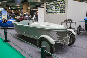 Salmson Val3 (1923) - umgebaut in Amphibienfahrzeug, um während des Kriegs die Seine überqueren zu können - für Vortrieb sorgt ein Elektromotor - Rétromobile Paris 2022