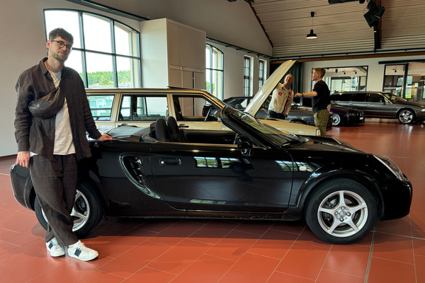 Sam mit seinem Toyota MR2 – Sam liebt einen MR2 und würde sich niemals ein neues Auto kaufen – Meet Emil 2025
