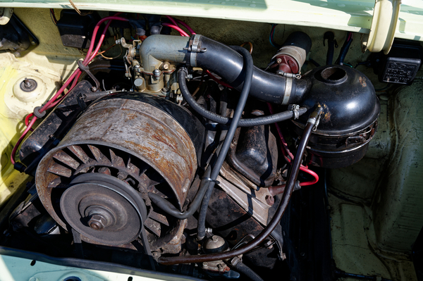 Saporoshez 968 (1977) , luftgekühlter V4-Motor. Dieser Motor ist vor allem kompakt. Alles andere hängt von Zuneigung und vor allem Zuwendung des Besitzers ab – OMMMA 2023