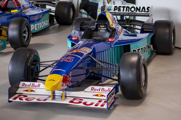 Sauber C15 Red Bull F1 (1996) - als Lot 138 angeboten an der XE Exclusive Cars Versteigerung vom 1. Oktober 2022 in Langenthal