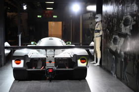 Sauber Mercedes C9 (1989) - Gesamtsieger der 24 Stunden von Le Mans im Jahr 1989 - in der Sonderschau Le Mans am Genfer Automobilsalon 2014