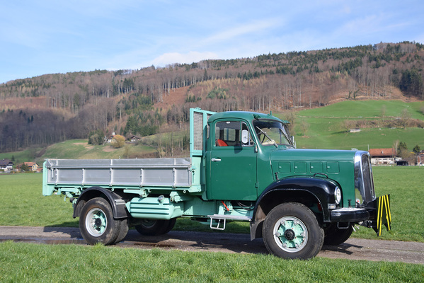 Saurer 2DM Kipper (1962) - als Lot 02 an der Versteigerung der Oldtimer Galerie Toffen am 14. Oktober 2017