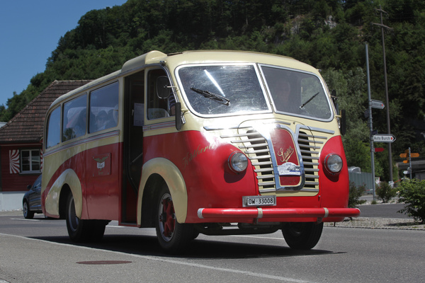 Saurer CR 1 D-H Kätherli (1939) - da freuen sich die Passagiere - Oldtimer in Obwalden (O-iO) 2019