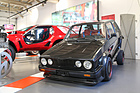 Sbarro Golf Porsche Turbo (1982) - mit Porsche-930-Turbo-Motor vor der Hinterachse und Hinterradantrieb, die ganze Karosserie kann hydraulisch angehoben werden, um Zugang zum Motor zu erhalten - Sonderschau Sbarro Concept-Cars in der autobau erlebniswelt 2022