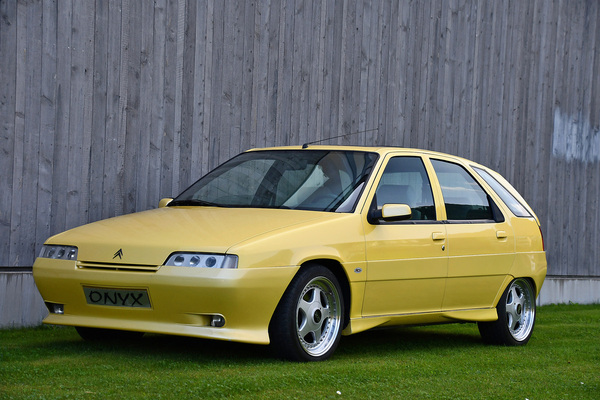 Image: Sbarro Onyx (1992) - offered as lot 110 at the Oldtimer Galerie Toffen auction on October 16, 2021