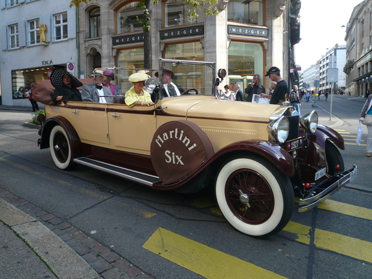 Bild Schaulauf in Basel: Der 1927 in St. Blaise NE gebaute Martini Six mit 70 PS starkem 3,1-Liter-Sechszylindermotor - RAID Concours d'Elégance in Basel am 27. August 2014