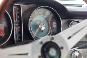 Scheunenfund Volvo P1800 S (1968) - 11'692 km steht auf dem Tacho, ob wohl eine "1" oder eine "2" davor fehlt?