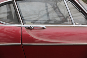 Scheunenfund Volvo P1800 S (1968) - aus der Distanz sieht der Wagen eigentlich gar nicht so schlecht aus