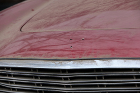 Scheunenfund Volvo P1800 S (1968) - das Volvo-Zeichen fehlt