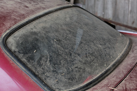 Scheunenfund Volvo P1800 S (1968) - intakte aber sauberne Scheiben