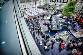 Schlussfeier im Red-Bull-Hangar Schlussfeier im Red-Bull-Hangar