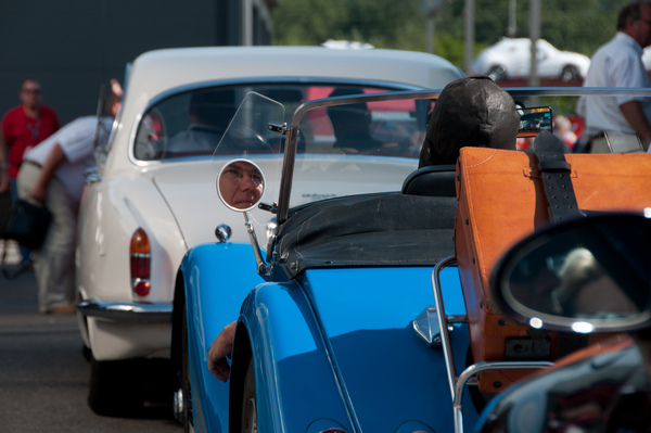 Schnell füllte sich aber das Fahrerlager und die Warteschlangen der ankommenden Teilnehmer wurden immer länger – RAID Suisse-Paris 2013