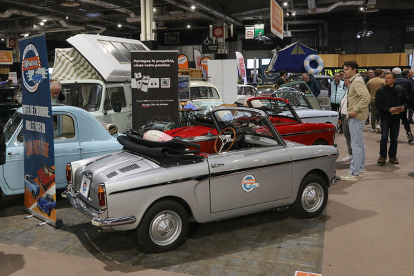 Schöne Autobianchi-Sammlung auf dem Marktplatz – Rétromobile Paris 2025