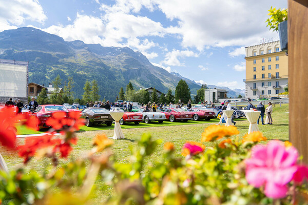 Schöne Autos im Kulm Club - 10. Passione Engadina 2021