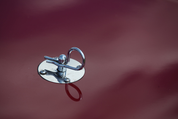 Schöne Details - Befestigung der Motorhaube - 7. Mustang & Shelby Meeting in Zug am 3. August 2019