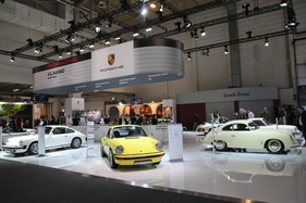 Schöne Porsche-Klassiker auf dem Stand eines Porsche-Classic-Partners - gesehen an der Techno Classica 2016
