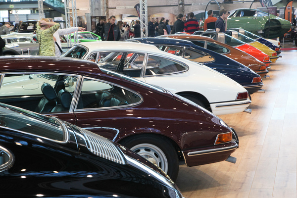 Bild Schöne Porsche-Rücken können immer entzücken - Retro Classics Stuttgart 2019