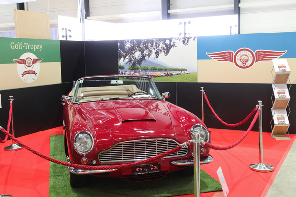 Schöner Aston Martin DB6 Volante - bereit für die Mythen Classic 2018 - Swiss Classic World Luzern 2018