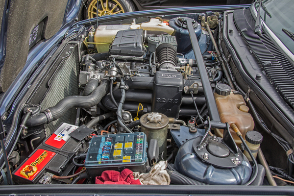 Schöner BMW-Sechszylinder – Retro Saisonauftakt 2025