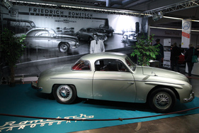 Schönes Coupé von Rometsch, elegant inszeniert - gesehen an der Techno Classica 2016