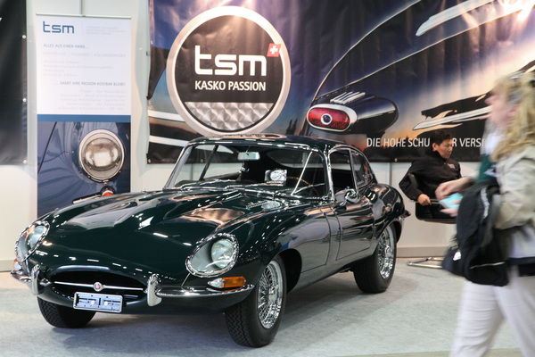 Schönes Jaguar E-Type Coupé bei der TSM-Versicherung - Swiss Classic World Luzern 2019