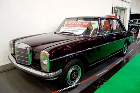 Schon mal woanders gesehen: Der "Low milage"/8, auf der Essen Motor Show 2019 - Angeboten für EUR 159'000.