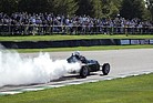 Bild: Scirocco BRM (1963) von Paul Woolley - leider mit einem Problem unterwegs - Goodwood Revival 2019