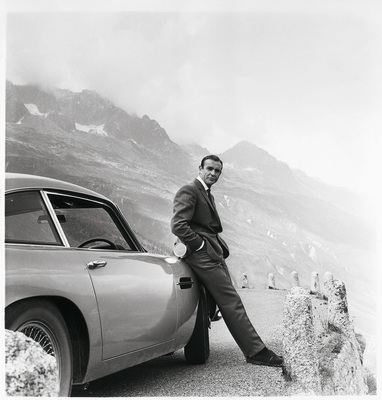 Bild: Sean Connery bei Dreharbeiten zum James Bond Film-Goldfinger am Furkapass