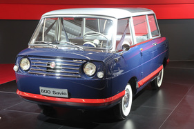 Bild Seat 600 Savio (1966) - Frontlenker-Limousine mit 767 cm3 grossem Motor und Heckantrieb - Techno Classica 2015