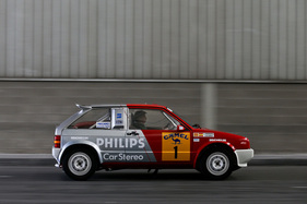 Seat Ibiza Bimotor (1986) – Motorsound von vorne und von hinten: "Car Stereo" ist eine sehr passende Beschriftung Seat Ibiza Bimotor (1986) – Motorsound von vorne und von hinten: "Car Stereo" ist eine sehr passende Beschriftung