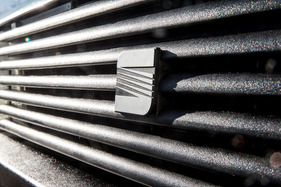 Seat Ibiza GL 1.5i (1989) - Seat-Zeichen auf dem Kühlergrill