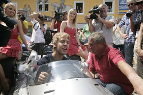 Sebastian Vettel im Porsche wird von Klaus Bischof gut beraten!