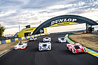 Bild: Sechs Le-Mans-Sieger von Porsche wiedervereint beim Dunlopbogen