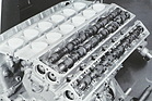 Sechs obenliegende Nockenwellen beim BMW F1 1990 - V12 3,5 Liter, 5 Ventile pro Zylinder