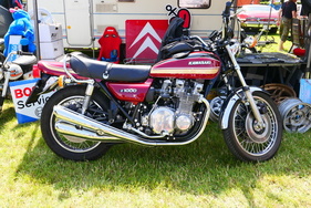 Sehr schön restaurierte Kawasaki Z1000 als Blickfang – Bockhorner Oldtimermarkt 2025