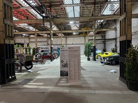 Selbst bei trübem Wetter gefällt die Lichtführung und Hallenstimmung - Zürcher Automobile, Ausstellung im Gauss-Stierli-Areal 2025