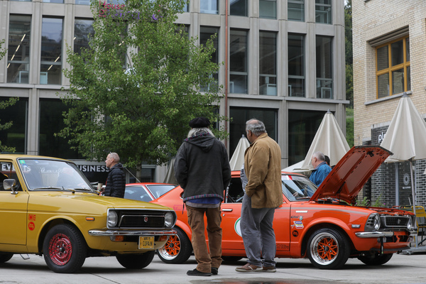 Selten gewordene früher Toyota-Fahrzeuge, links ein Copain, rechts ein Corolla mit Verbesserungen - Japanese Car Meeting Kemptthal 2025