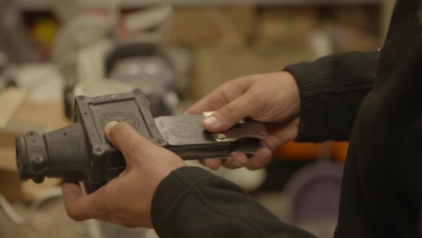 Seltener Elektro-Stecker, wie er im Teil 1 der Film-Triologie "Back to the Future" beim Einfangen des Blitzes benutzt wurde