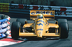 Senna 1987 auf den Curbs der Casino-Kurve (Pos 05)