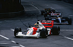 Bild: Senna 1992 vor Nigel Mansell in der St. Dévote Schikane (Pos 02)