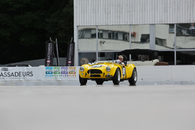 Shelby Cobra 289 FIA Replica (1967) - kurven auf der Eisbahn - an der Dolder-Versteigerung der Oldtimer Galerie am 11. Juni 2016