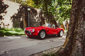 Shelby Cobra 427 (1966) - die Karosserie besteht aus Leichtmetall