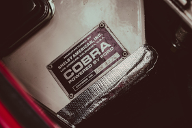 Shelby Cobra 427 (1966) - fast schon eine heilige Zahl - Fahrgestellschild