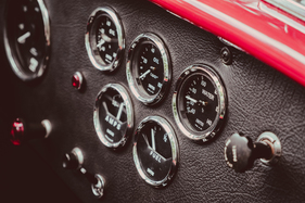 Shelby Cobra 427 (1966) - umfangreiche Instrumentierung