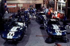 Shelby Cobra Daytona Coupe (1965) - Im Fahrerlager des Shelby-American Teams (12 Stunden von Sebring 1965)