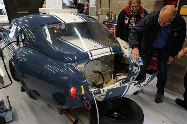 Shelby Cobra - Spa Six Hours 2025 - Da fehlt nur noch etwas Lack, dann ist alles wieder OK.