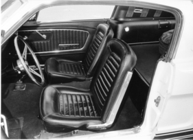 Shelby GT 350 (1965) - Kurztest, Einstieg, Vordersitze