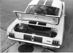 Shelby GT 350 (1965) - Version ohne Renntank